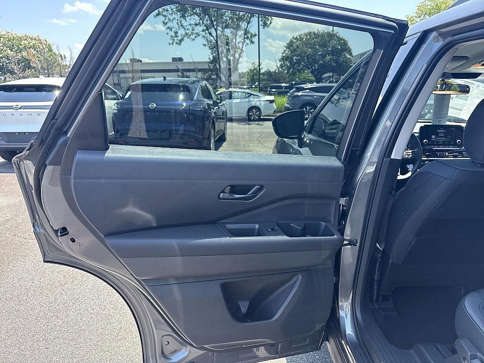 new 2025 Nissan Pathfinder car, priced at $38,205