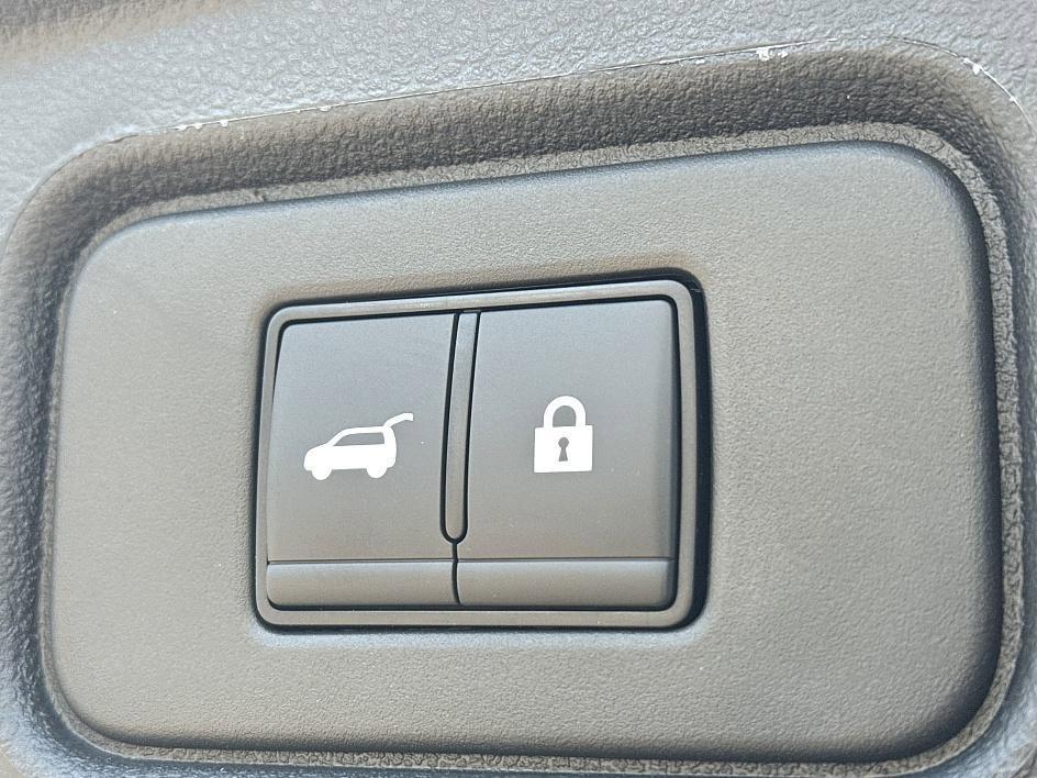 new 2025 Nissan Pathfinder car, priced at $38,205
