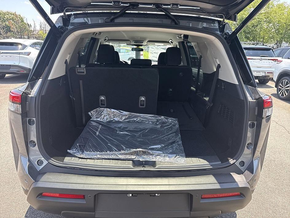 new 2025 Nissan Pathfinder car, priced at $38,205
