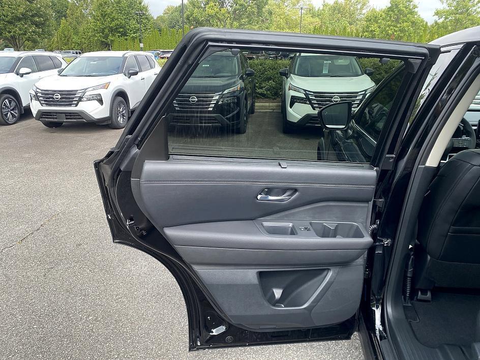 new 2025 Nissan Pathfinder car, priced at $44,059