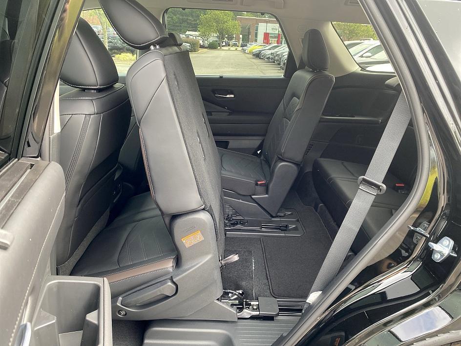 new 2025 Nissan Pathfinder car, priced at $44,059