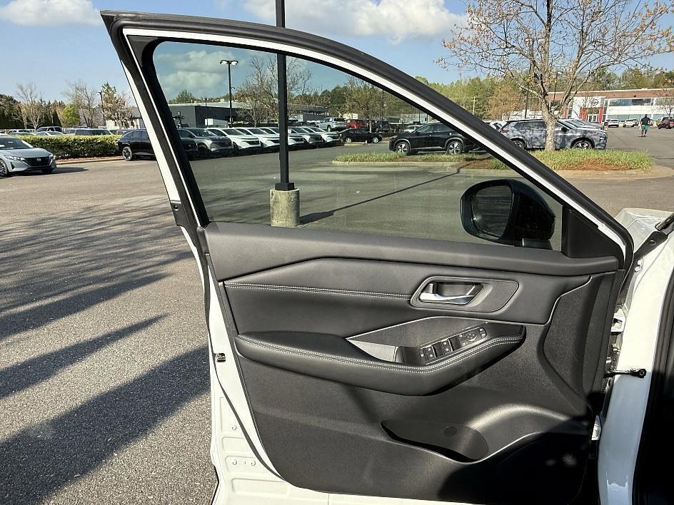 new 2025 Nissan Rogue car, priced at $36,075