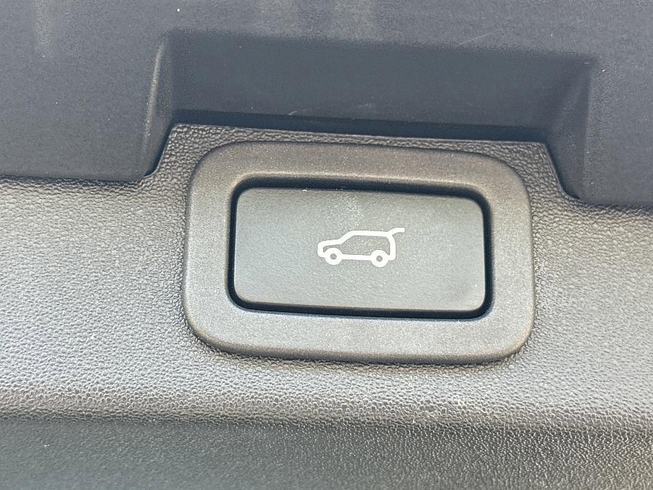 used 2020 Land Rover Discovery car, priced at $19,008