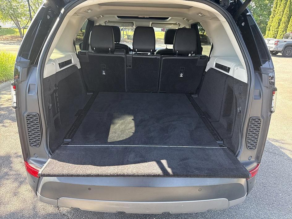 used 2020 Land Rover Discovery car, priced at $19,008