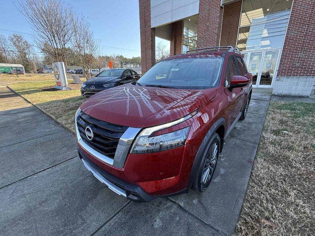 new 2025 Nissan Pathfinder car, priced at $45,275