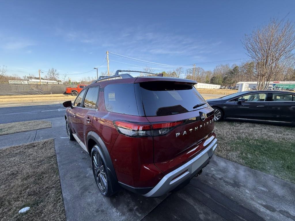 new 2025 Nissan Pathfinder car, priced at $45,275