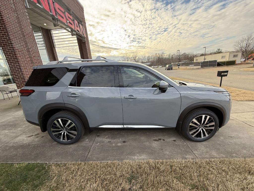 new 2025 Nissan Pathfinder car, priced at $51,740