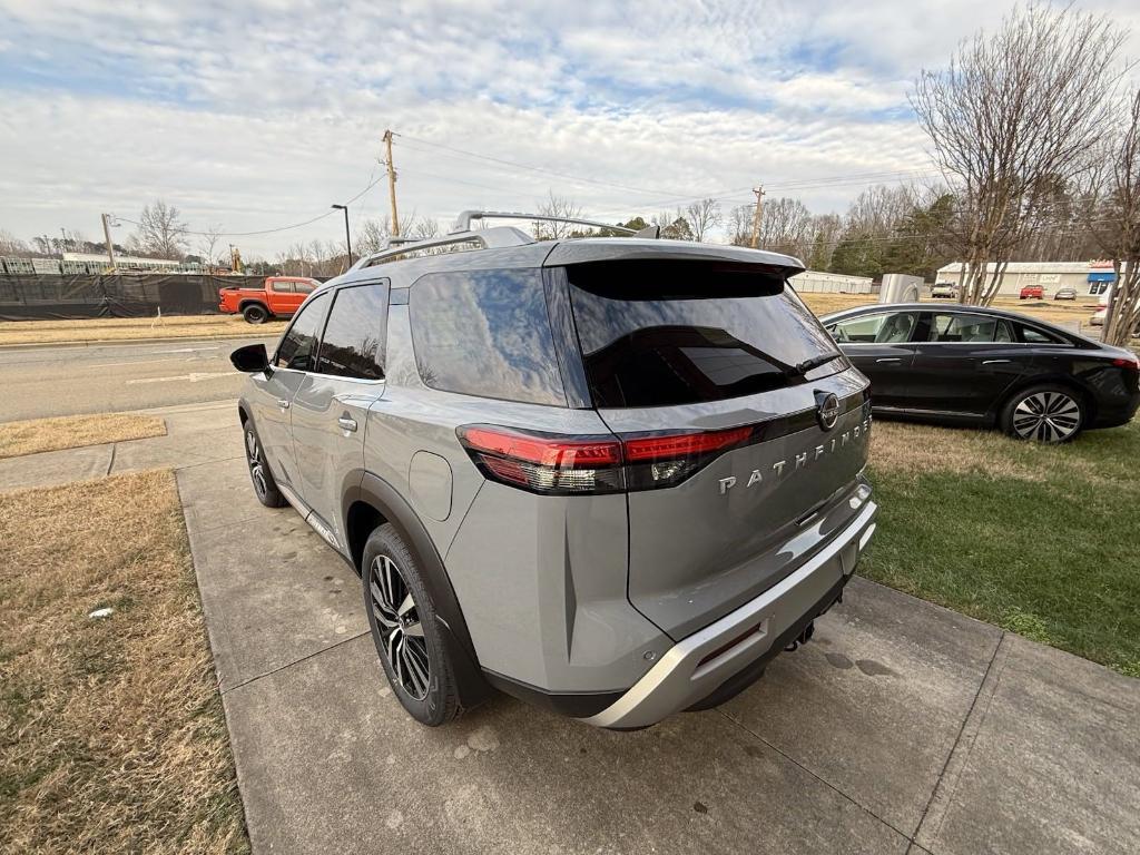 new 2025 Nissan Pathfinder car, priced at $51,740