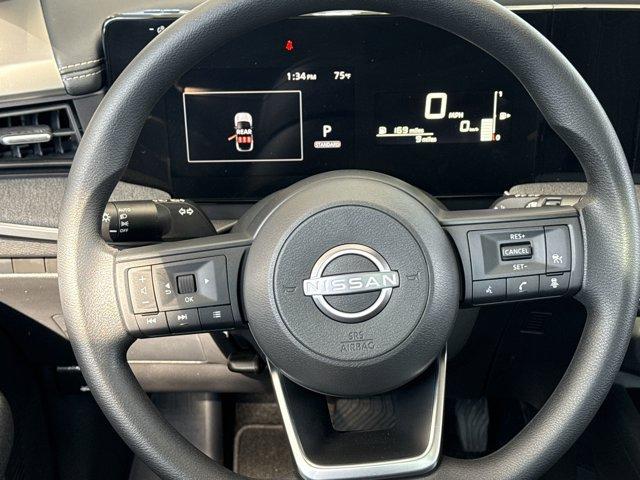 new 2025 Nissan Kicks car, priced at $25,255