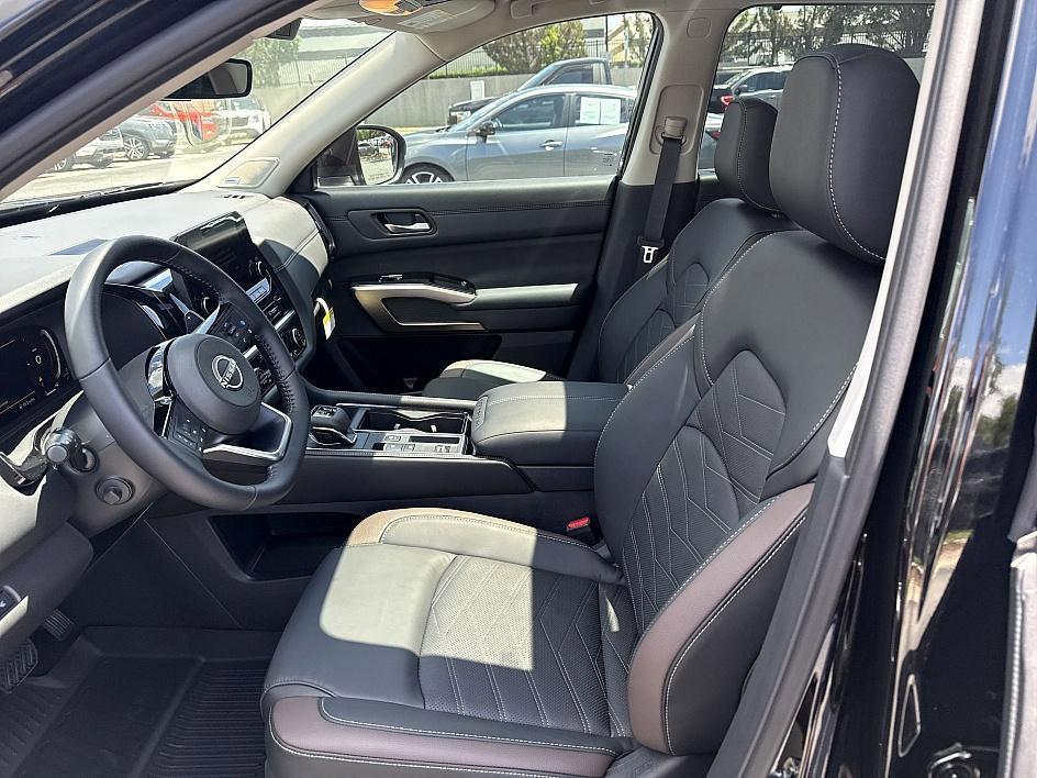 new 2025 Nissan Pathfinder car, priced at $47,811