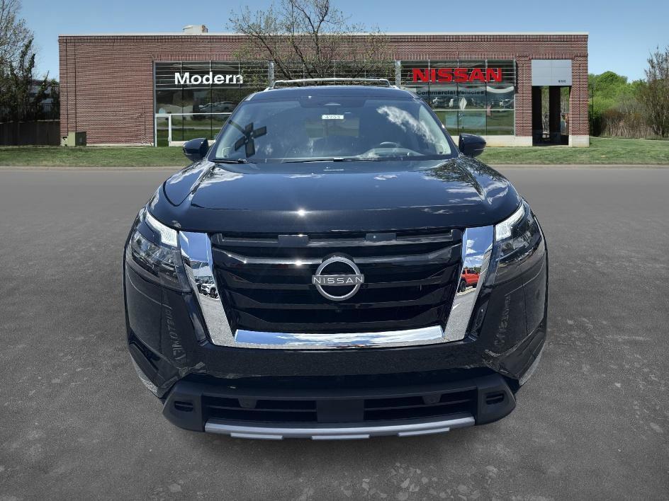 new 2025 Nissan Pathfinder car, priced at $47,811