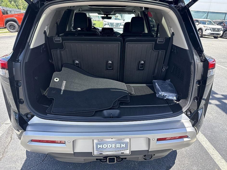 new 2025 Nissan Pathfinder car, priced at $47,811
