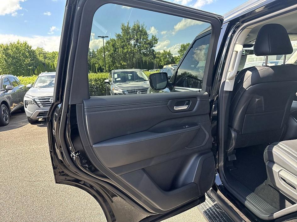 new 2025 Nissan Armada car, priced at $55,733