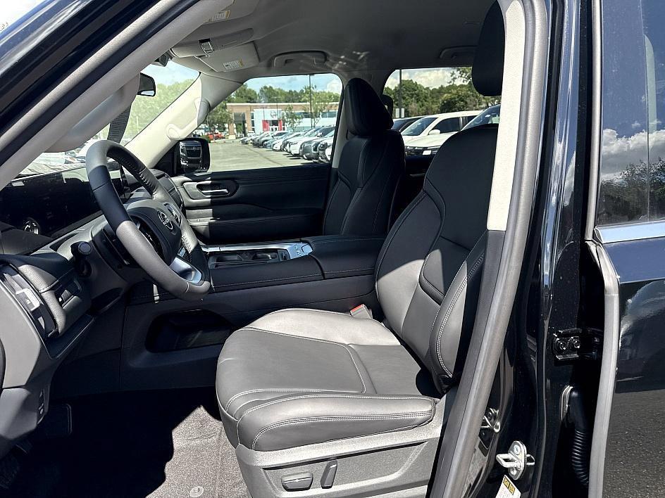 new 2025 Nissan Armada car, priced at $55,733