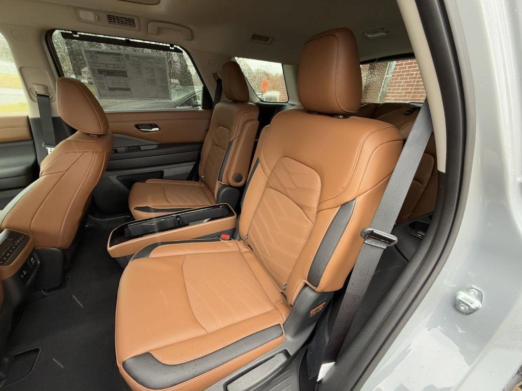 new 2025 Nissan Pathfinder car, priced at $52,940