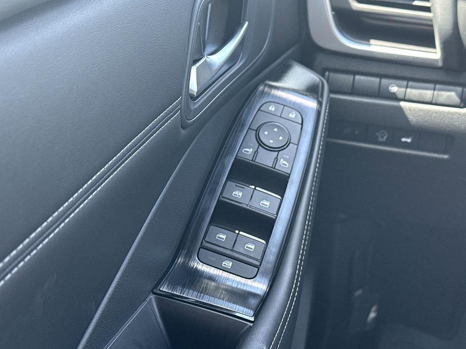 new 2025 Nissan Rogue car, priced at $32,256