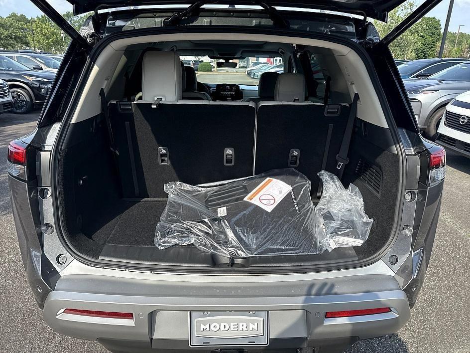 new 2025 Nissan Pathfinder car, priced at $43,702