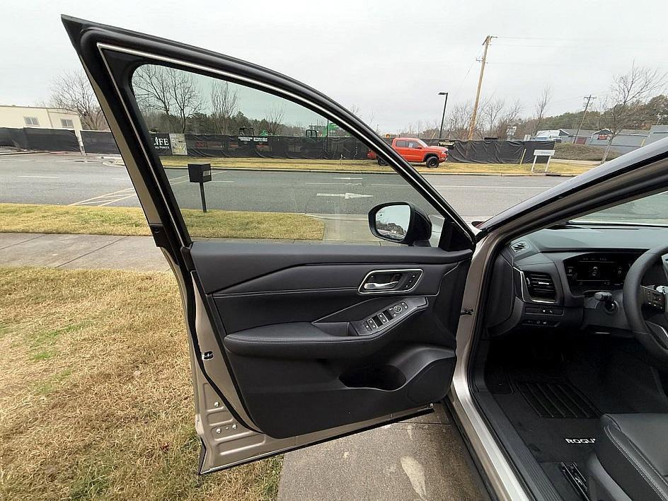 new 2025 Nissan Rogue car, priced at $39,865