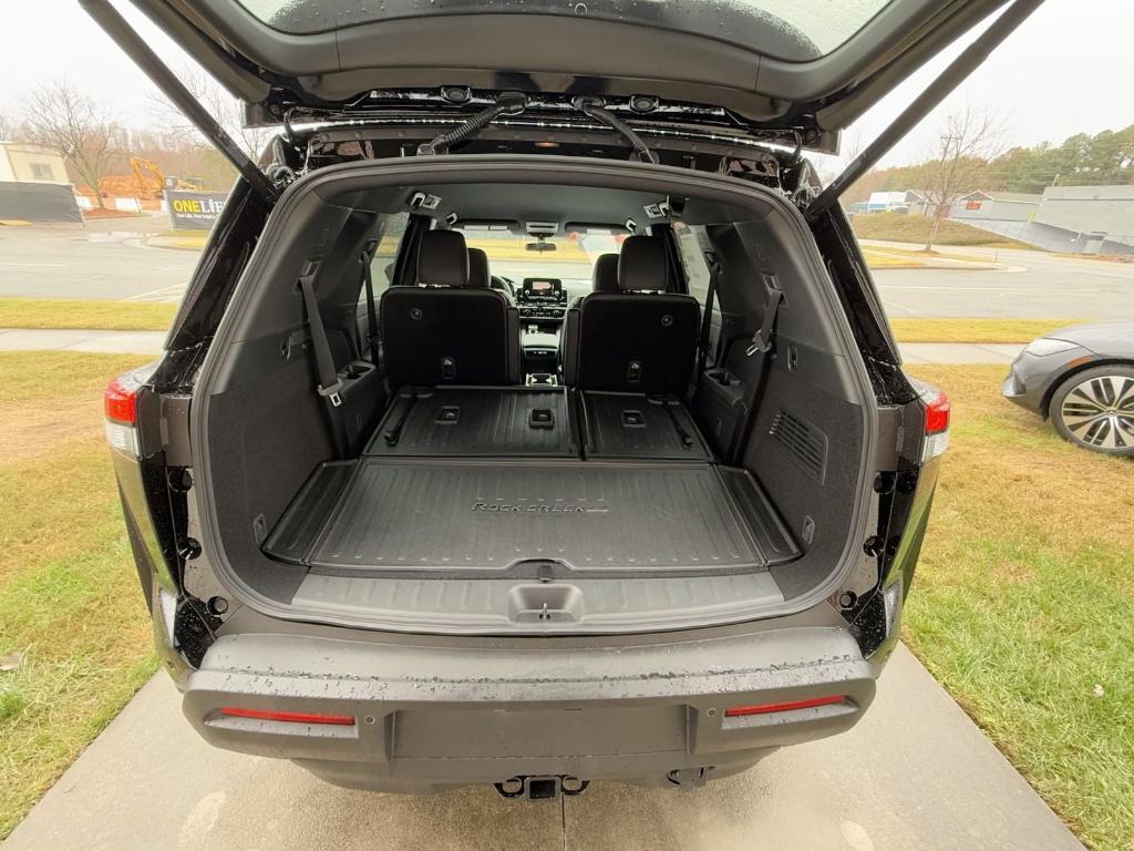 new 2025 Nissan Pathfinder car, priced at $43,400