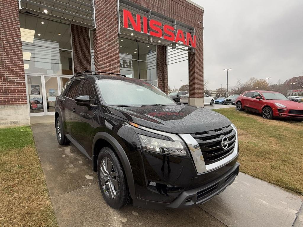 new 2025 Nissan Pathfinder car, priced at $40,660