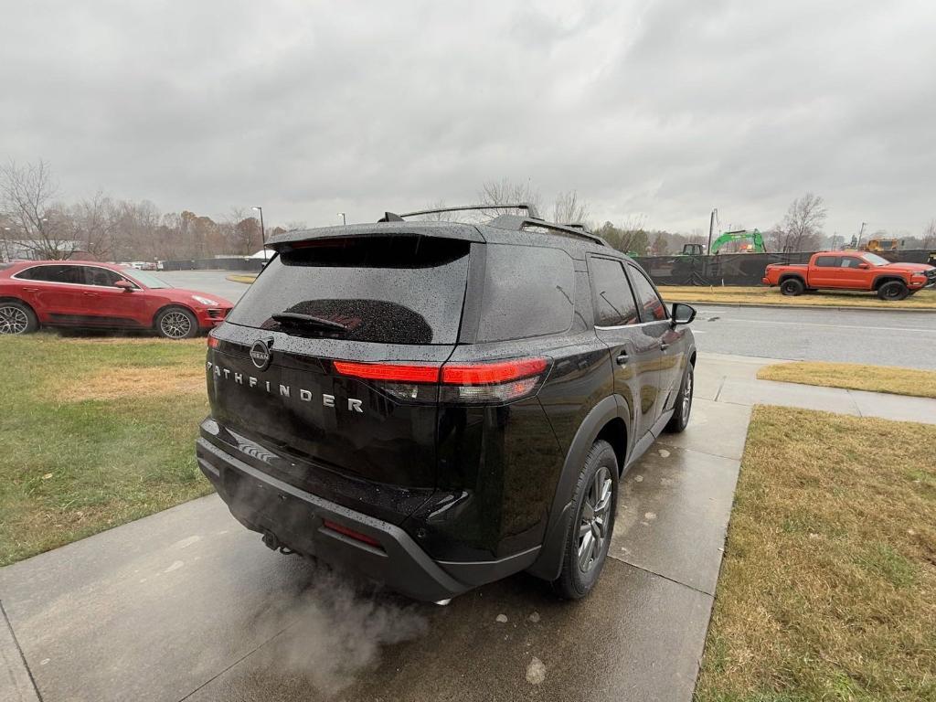 new 2025 Nissan Pathfinder car, priced at $40,660