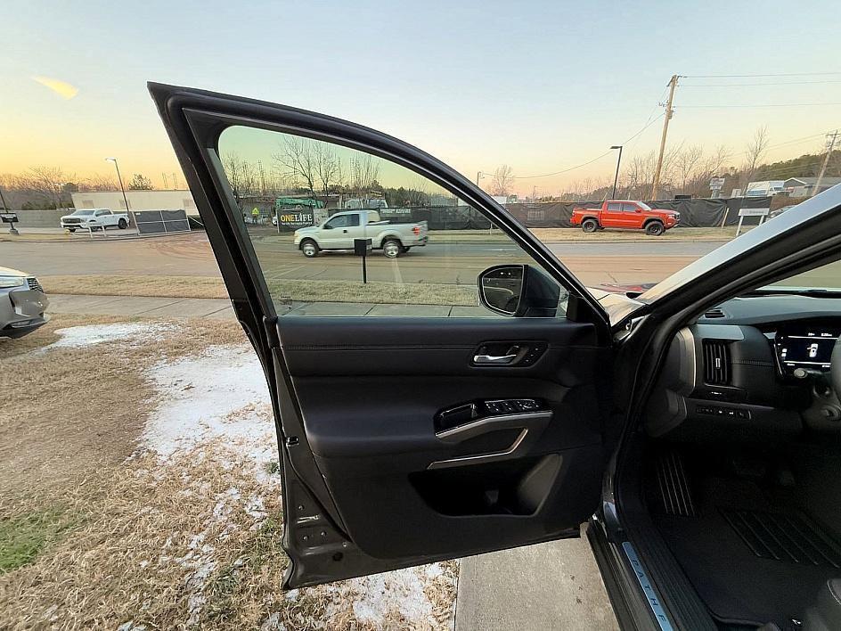 new 2025 Nissan Pathfinder car, priced at $47,515