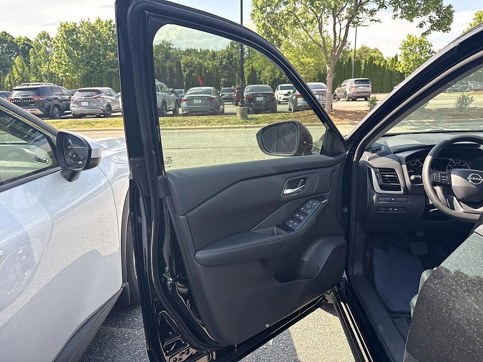 new 2025 Nissan Rogue car, priced at $30,256