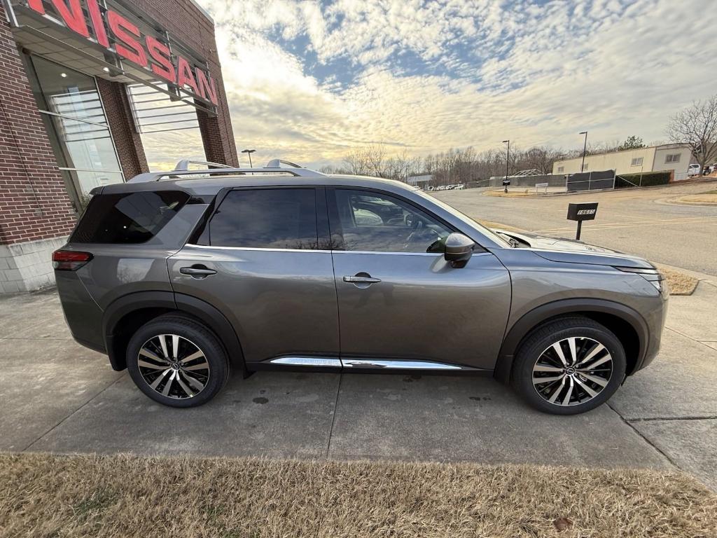 new 2025 Nissan Pathfinder car, priced at $48,765