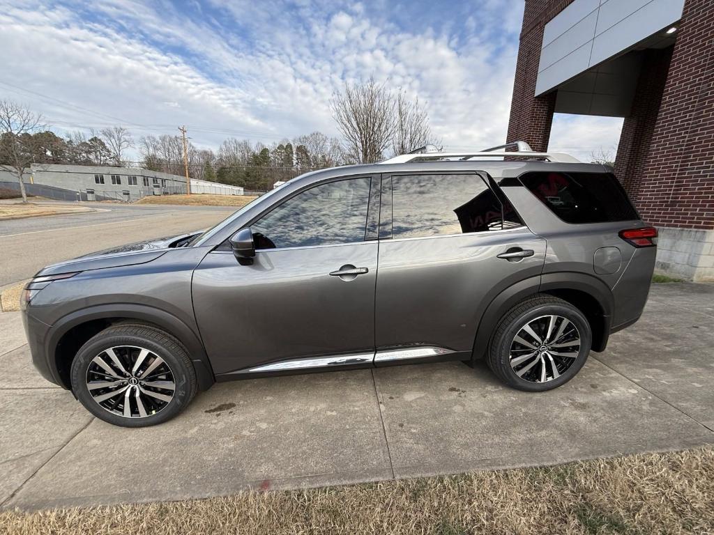 new 2025 Nissan Pathfinder car, priced at $48,765