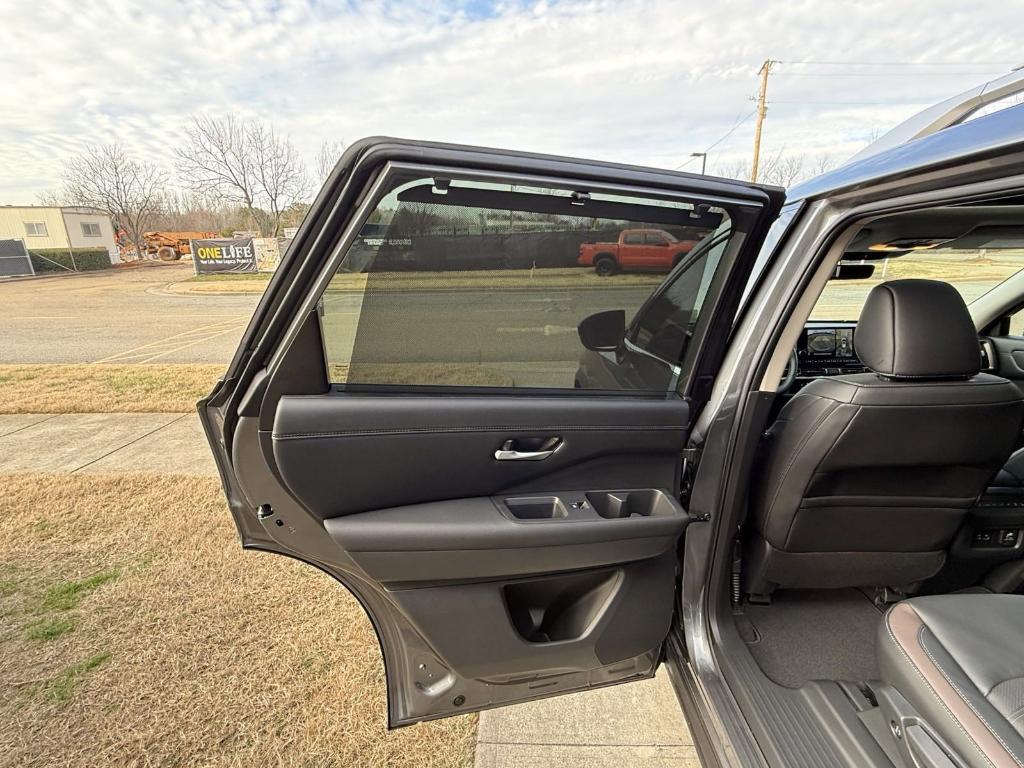 new 2025 Nissan Pathfinder car, priced at $48,765