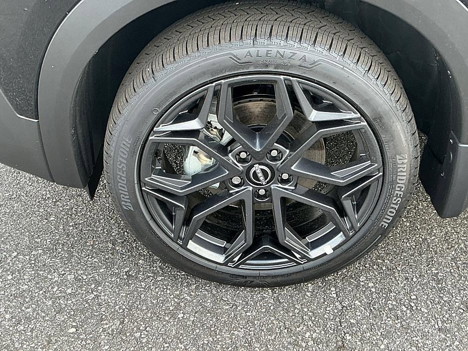 new 2025 Nissan Kicks car, priced at $26,280