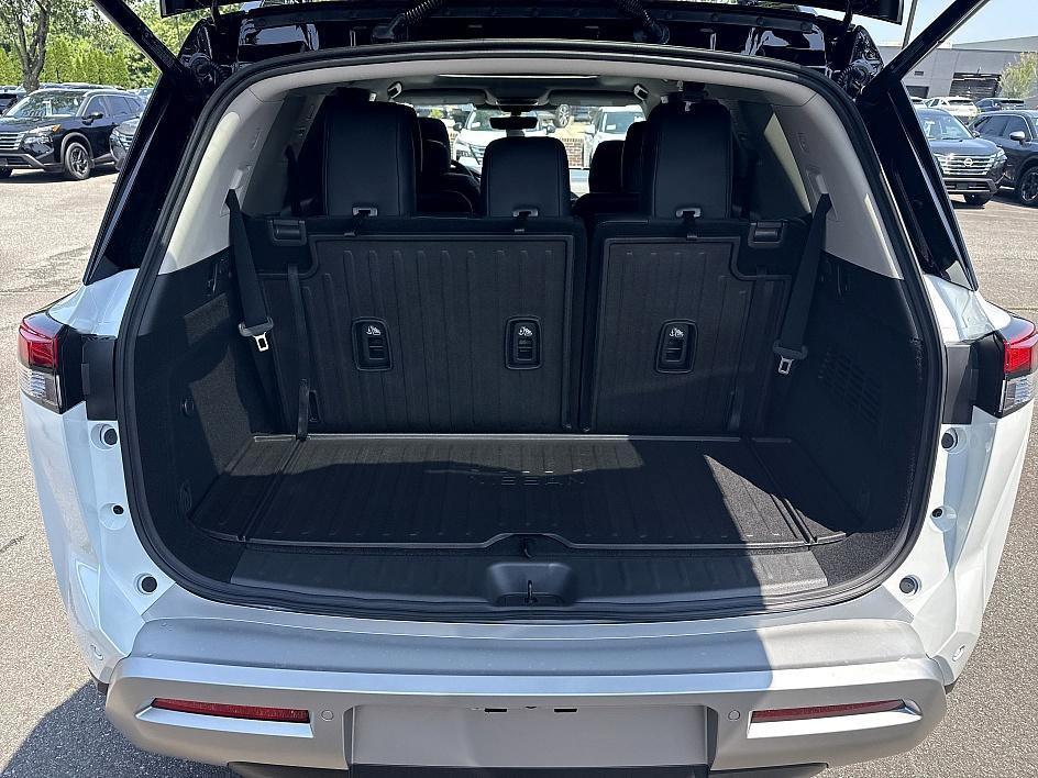 new 2025 Nissan Pathfinder car, priced at $51,202