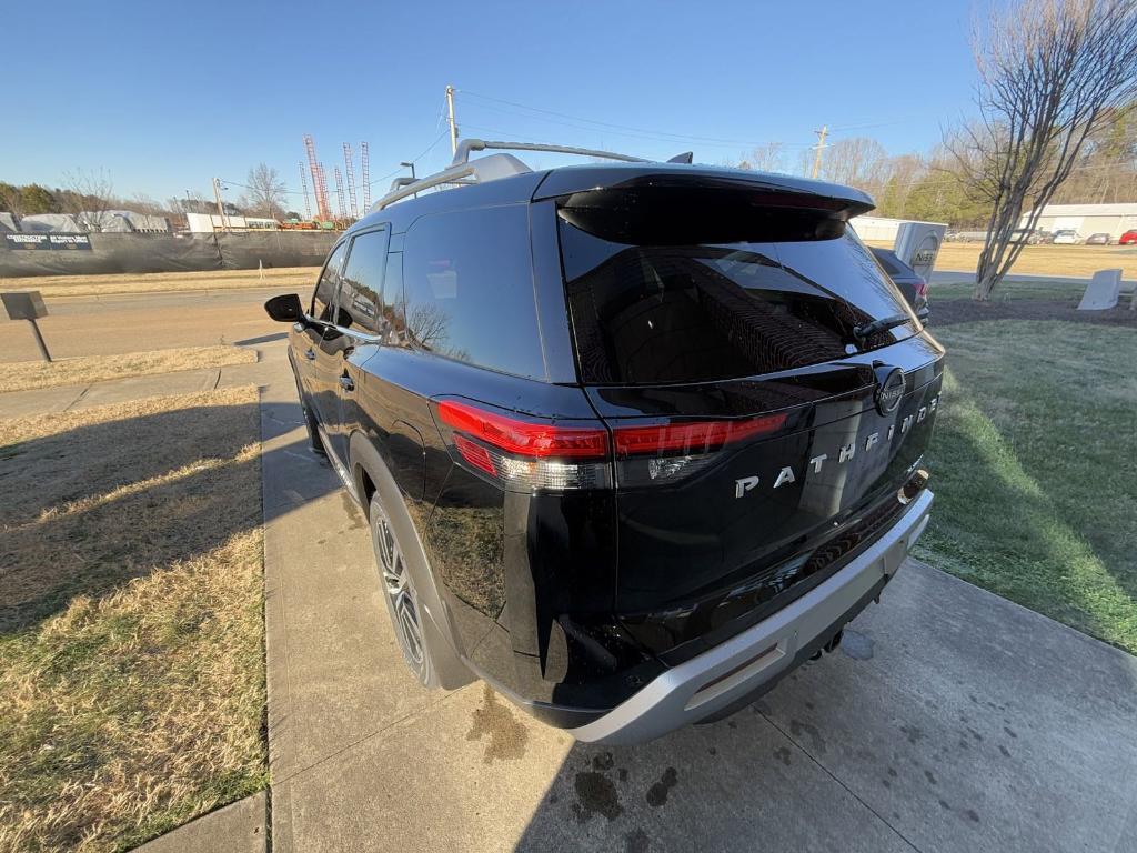 new 2025 Nissan Pathfinder car, priced at $47,355