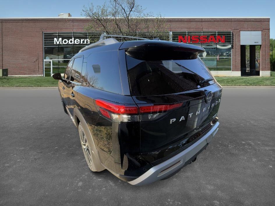new 2025 Nissan Pathfinder car, priced at $47,605