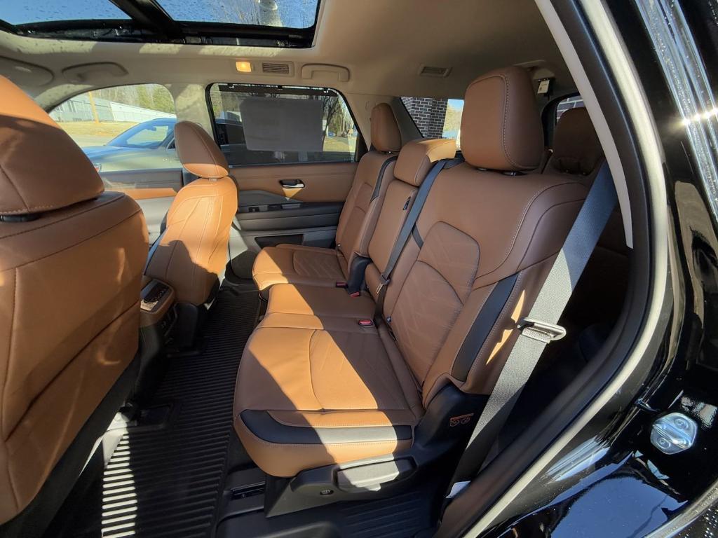 new 2025 Nissan Pathfinder car, priced at $47,355