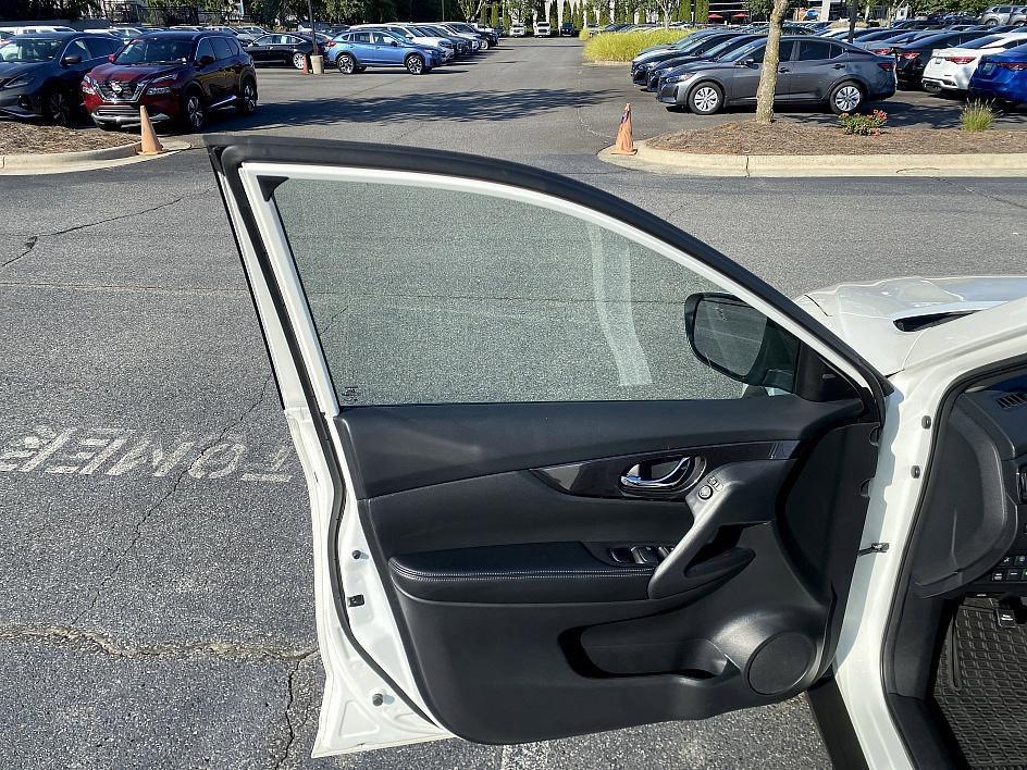 used 2019 Nissan Rogue car, priced at $17,531