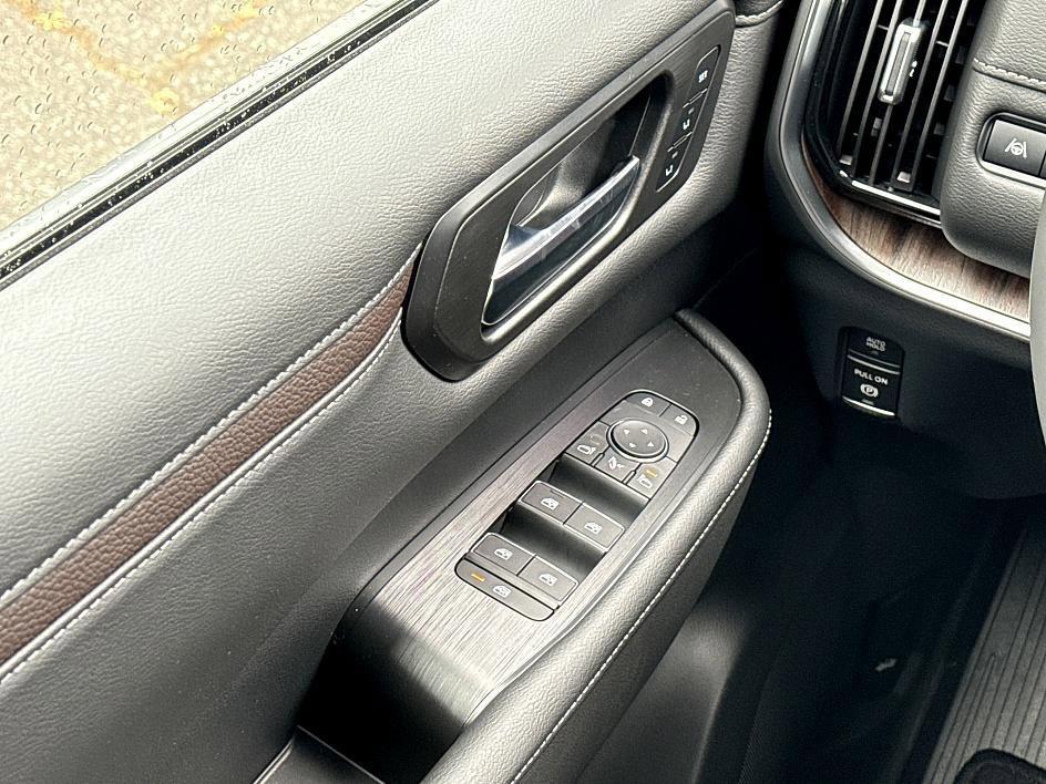 new 2025 Nissan Armada car, priced at $84,160