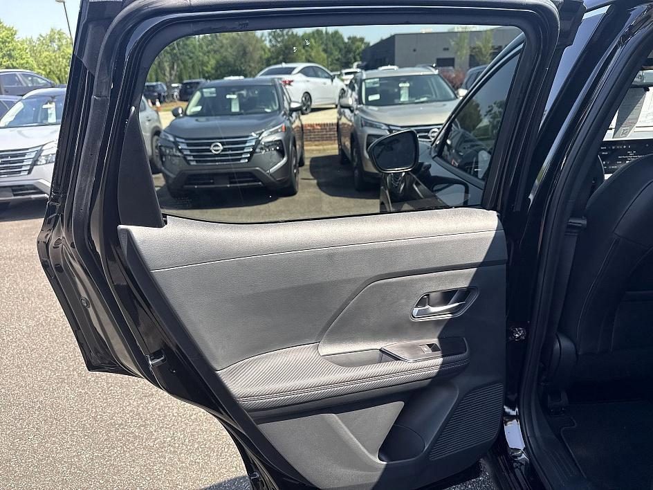 new 2025 Nissan Kicks car, priced at $26,552