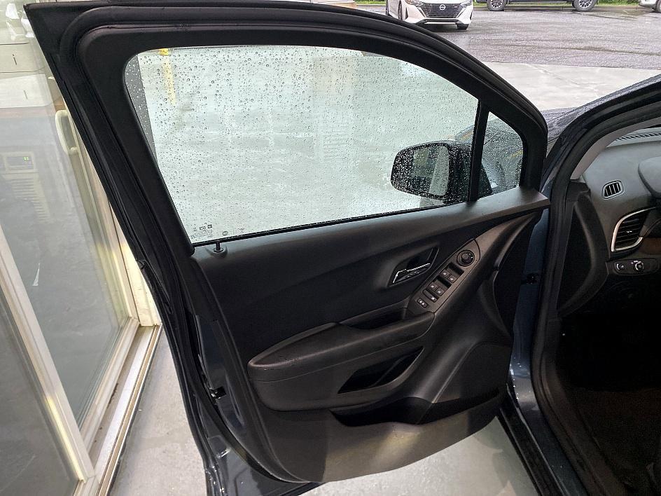 used 2021 Chevrolet Trax car, priced at $16,983