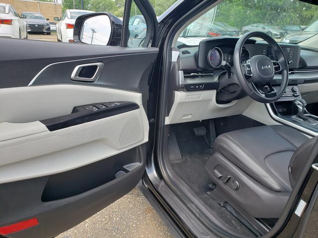 used 2024 Kia Carnival car, priced at $34,881