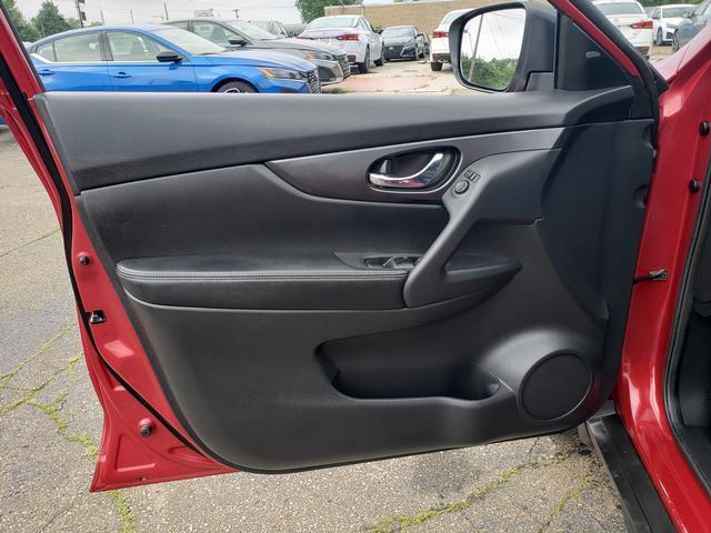 used 2017 Nissan Rogue car, priced at $15,318