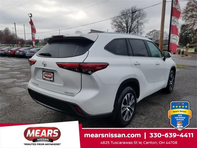 used 2022 Toyota Highlander car, priced at $34,555