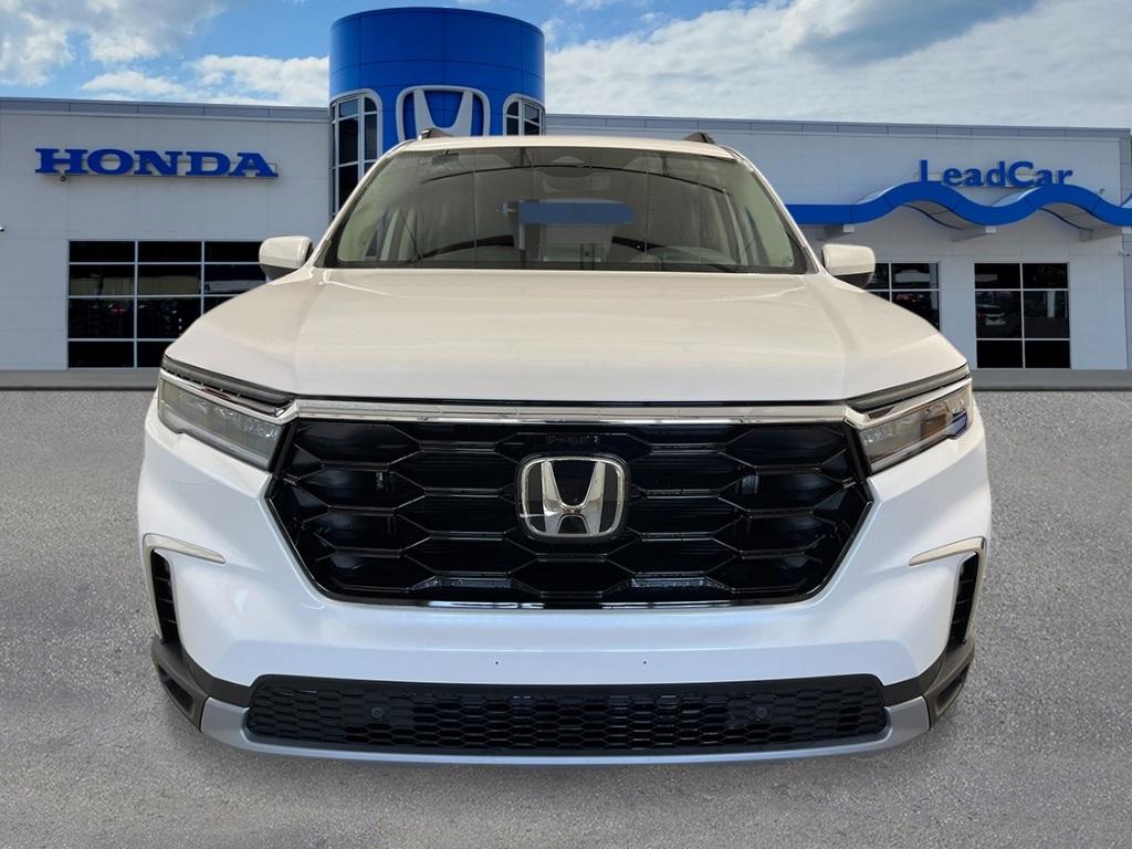 new 2025 Honda Pilot car, priced at $50,550