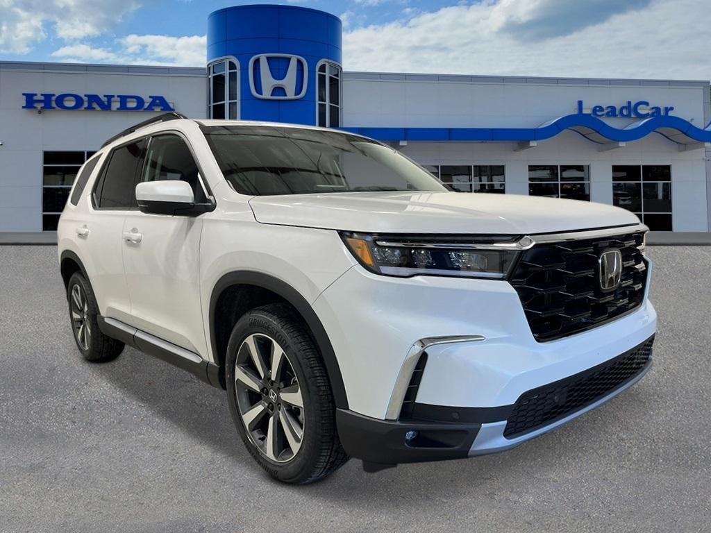 new 2025 Honda Pilot car, priced at $50,550