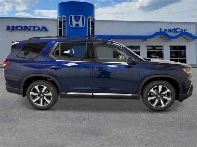 new 2025 Honda Pilot car, priced at $51,050