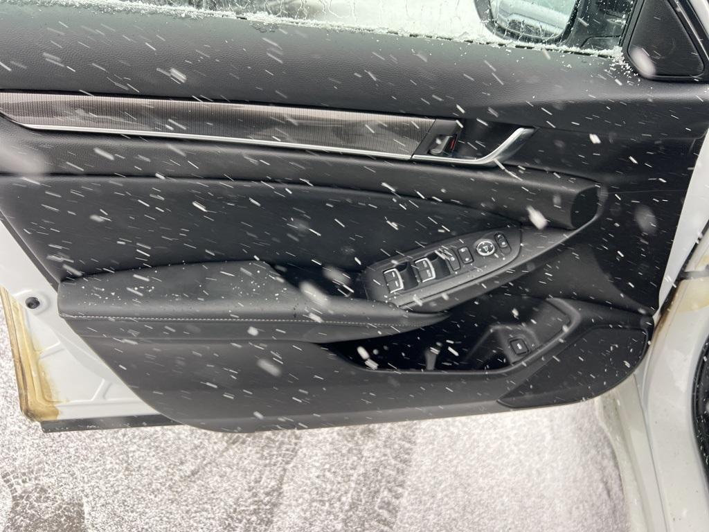 used 2022 Honda Accord Hybrid car, priced at $23,090