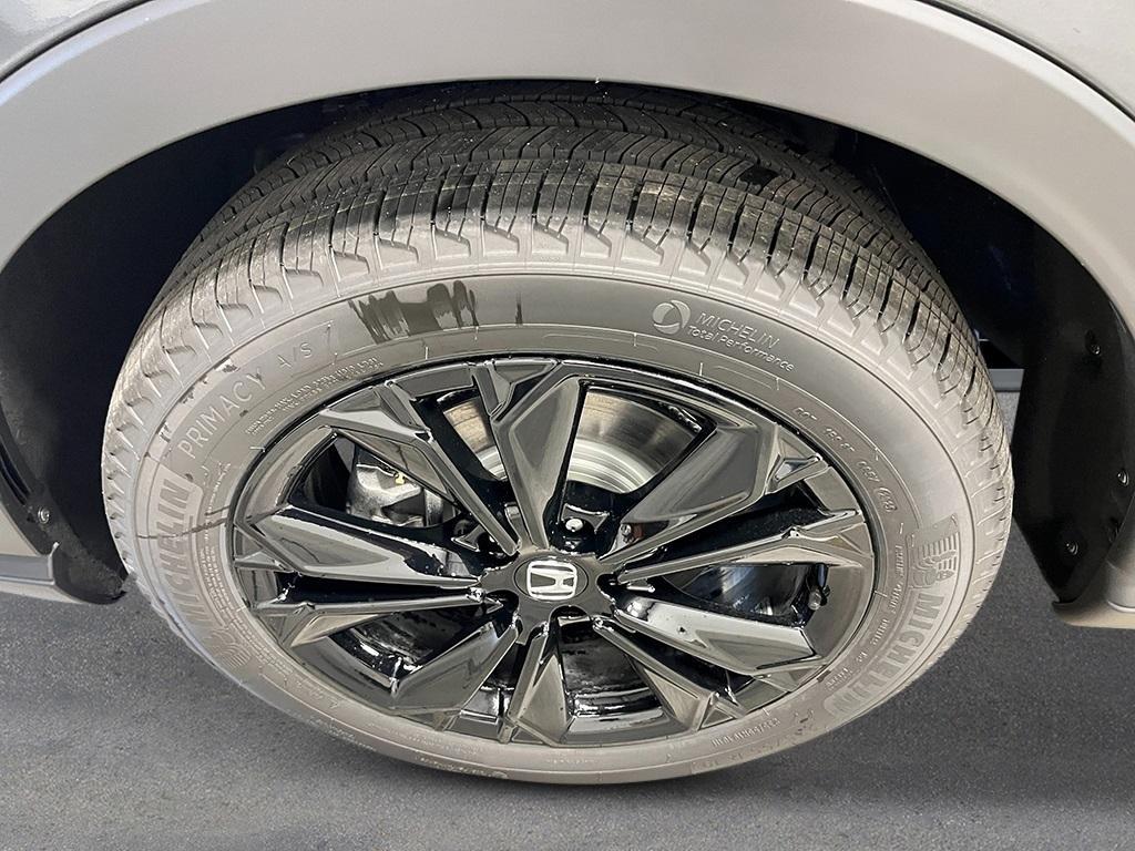 new 2026 Honda CR-V Hybrid car, priced at $43,700