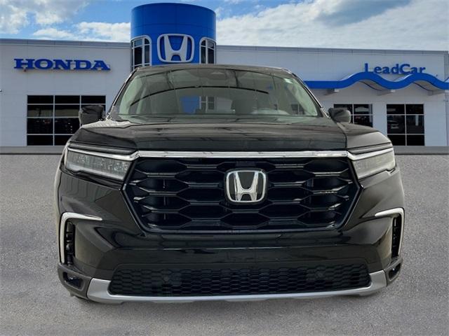 new 2025 Honda Pilot car, priced at $46,995