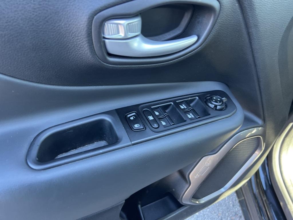 used 2023 Jeep Renegade car, priced at $20,003