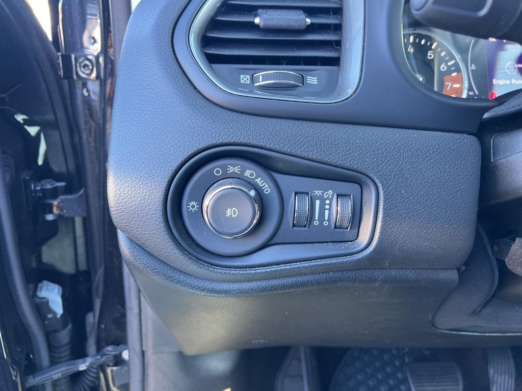 used 2023 Jeep Renegade car, priced at $20,003